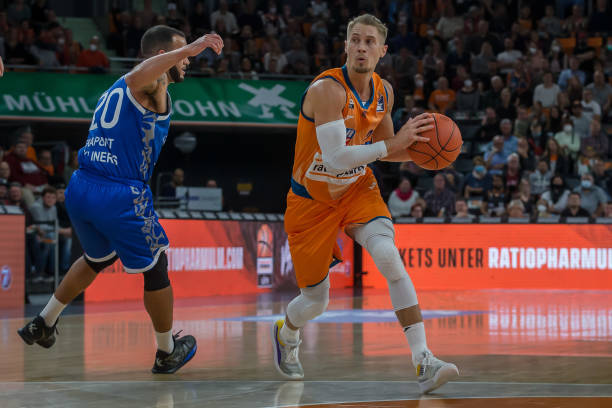 贯舞台的年 贯舞台的年